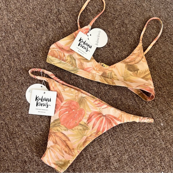 On hold Kulani Kinis set NWT - Picture 2 of 2